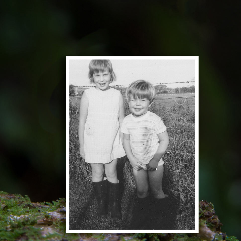 Black and white photo of Judi and David Lapsley when they were kids